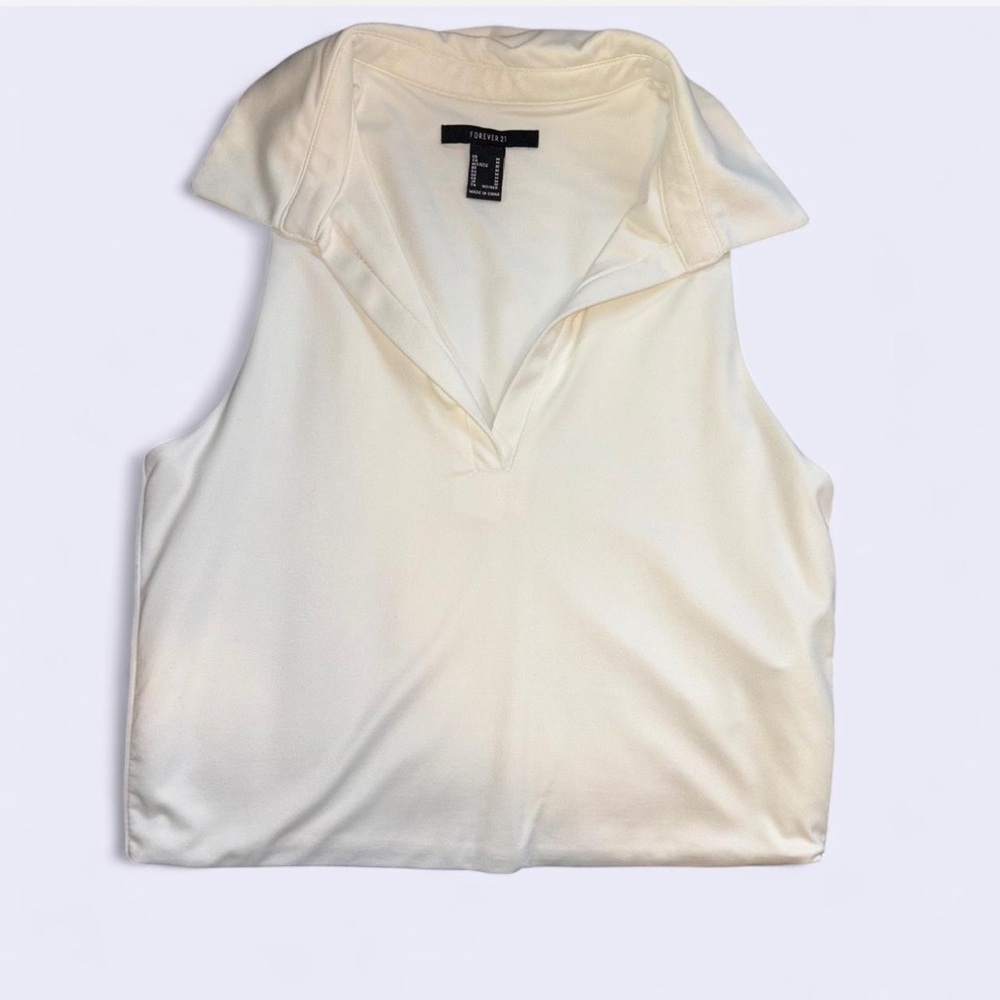Forever 21 Women's White Collared Crop Top